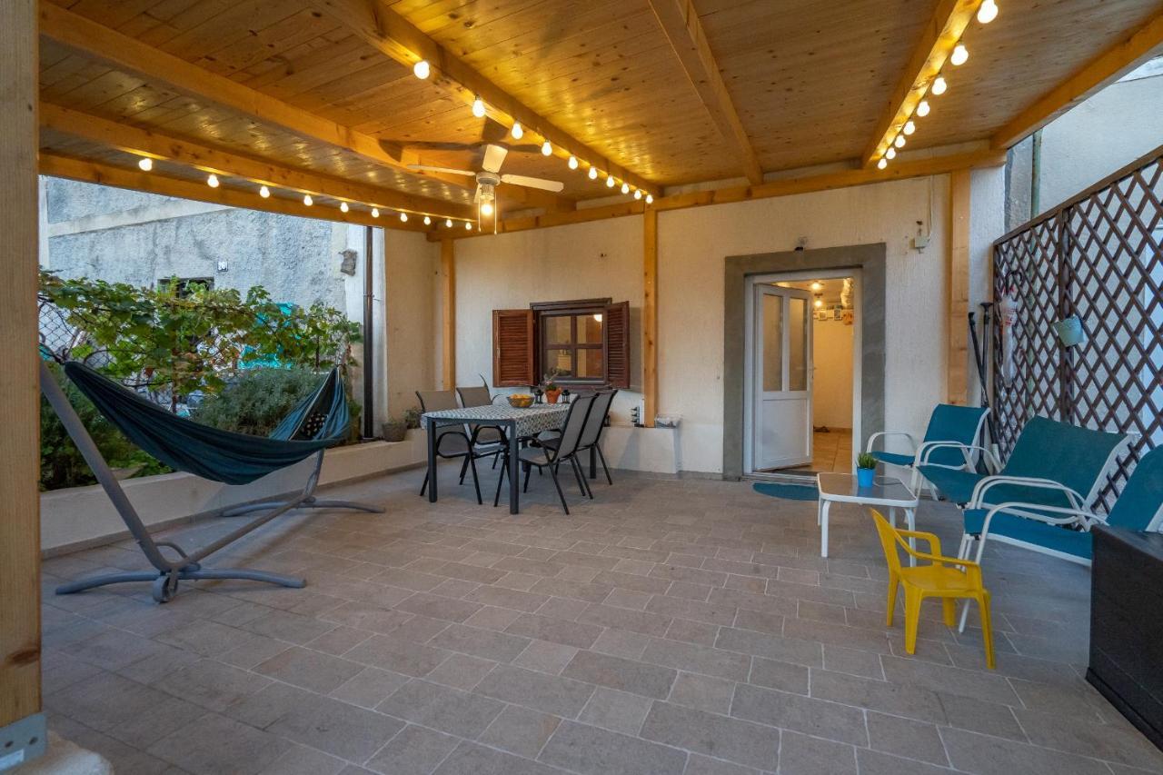 Holiday House Nova Stara Baska Exterior photo