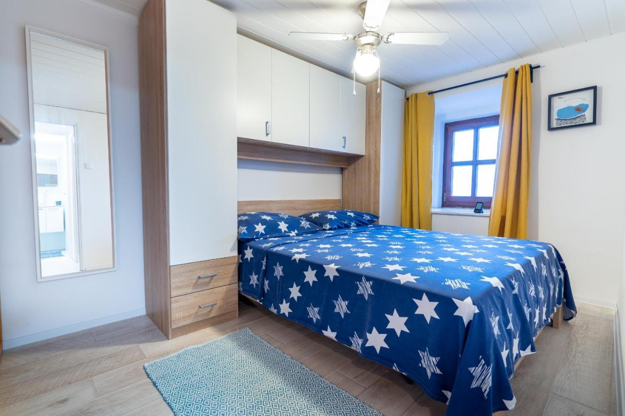 Holiday House Nova Stara Baska Exterior photo